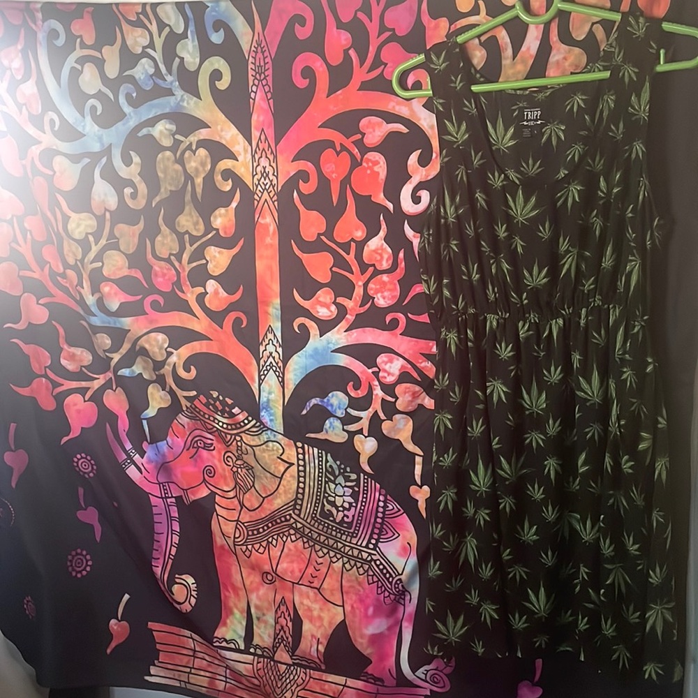 Happy 420!! Tripp cannabis dress with pockets!